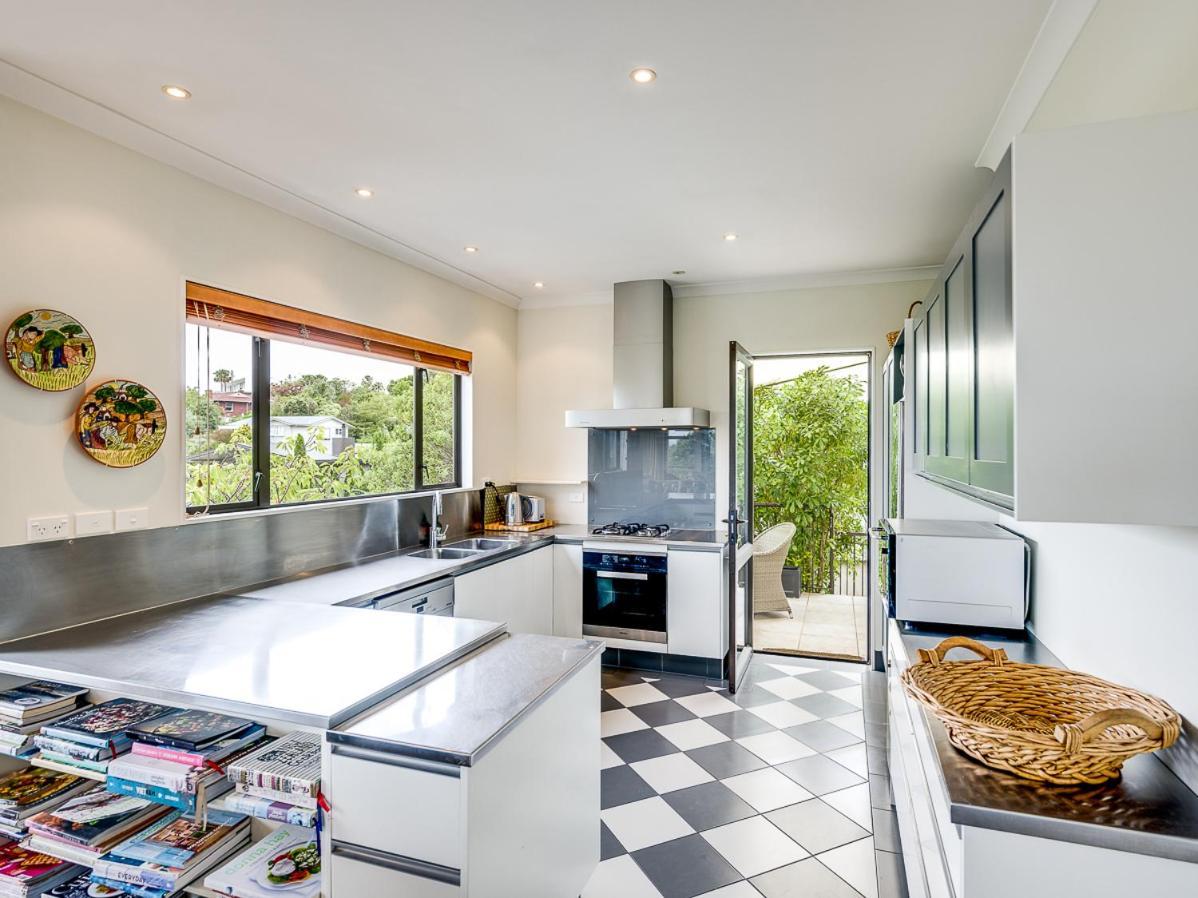 Busby Hill Villa - Havelock North Holiday Home Экстерьер фото
