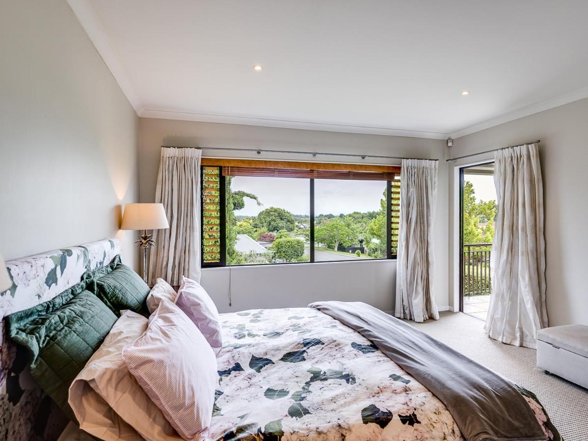 Busby Hill Villa - Havelock North Holiday Home Экстерьер фото