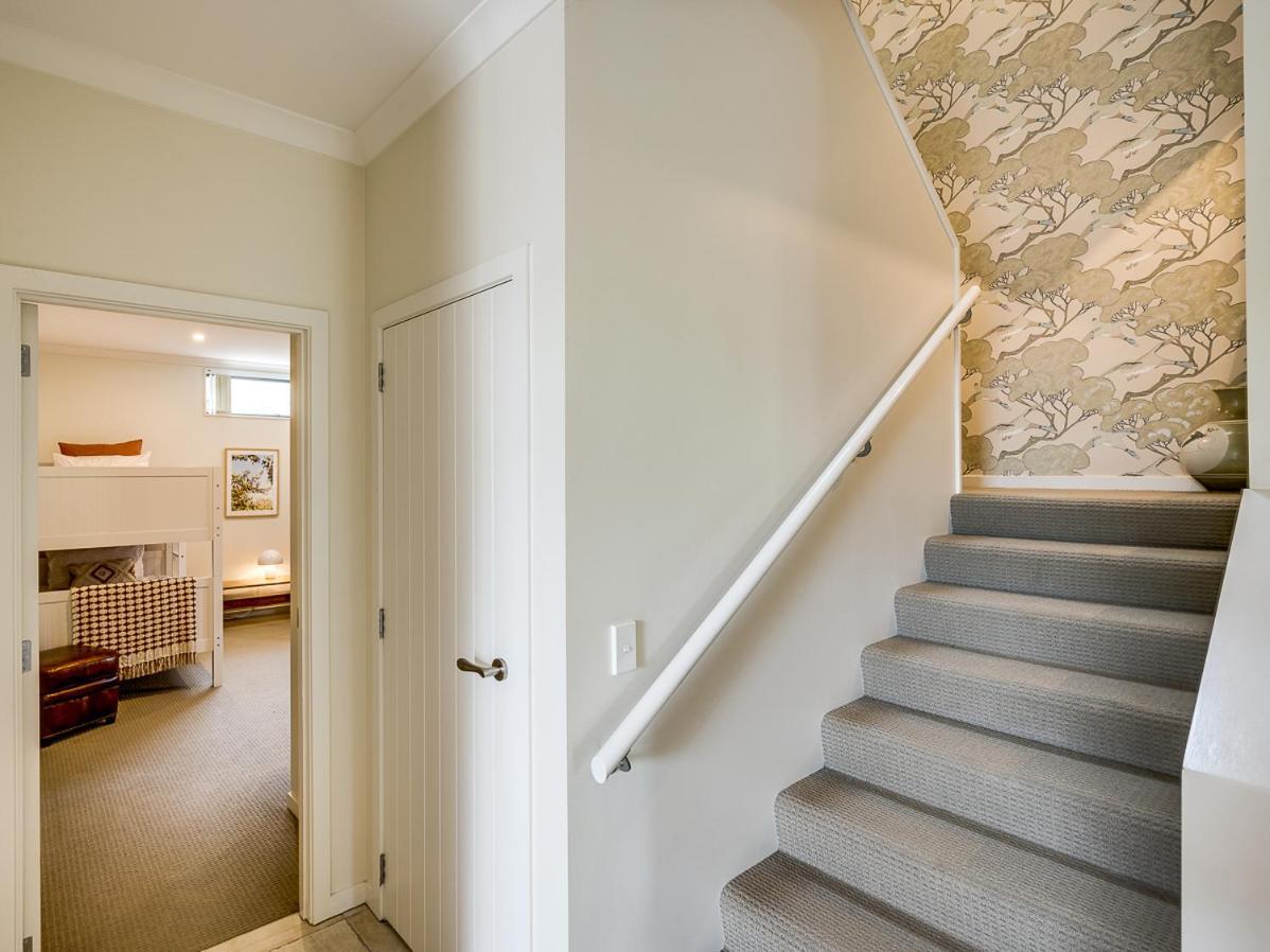 Busby Hill Villa - Havelock North Holiday Home Экстерьер фото