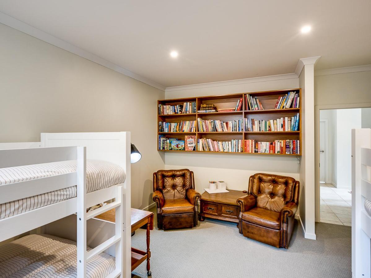 Busby Hill Villa - Havelock North Holiday Home Экстерьер фото