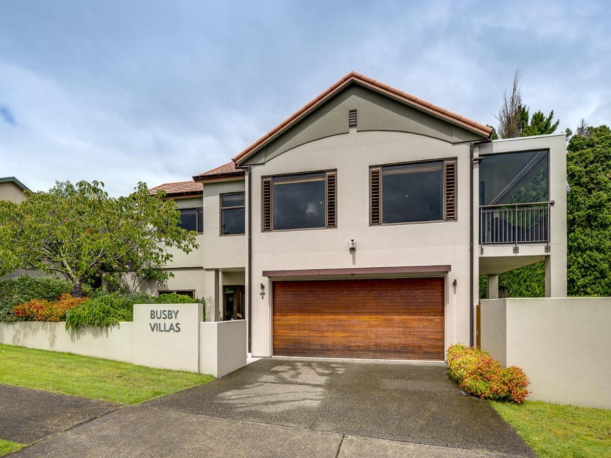 Busby Hill Villa - Havelock North Holiday Home Экстерьер фото