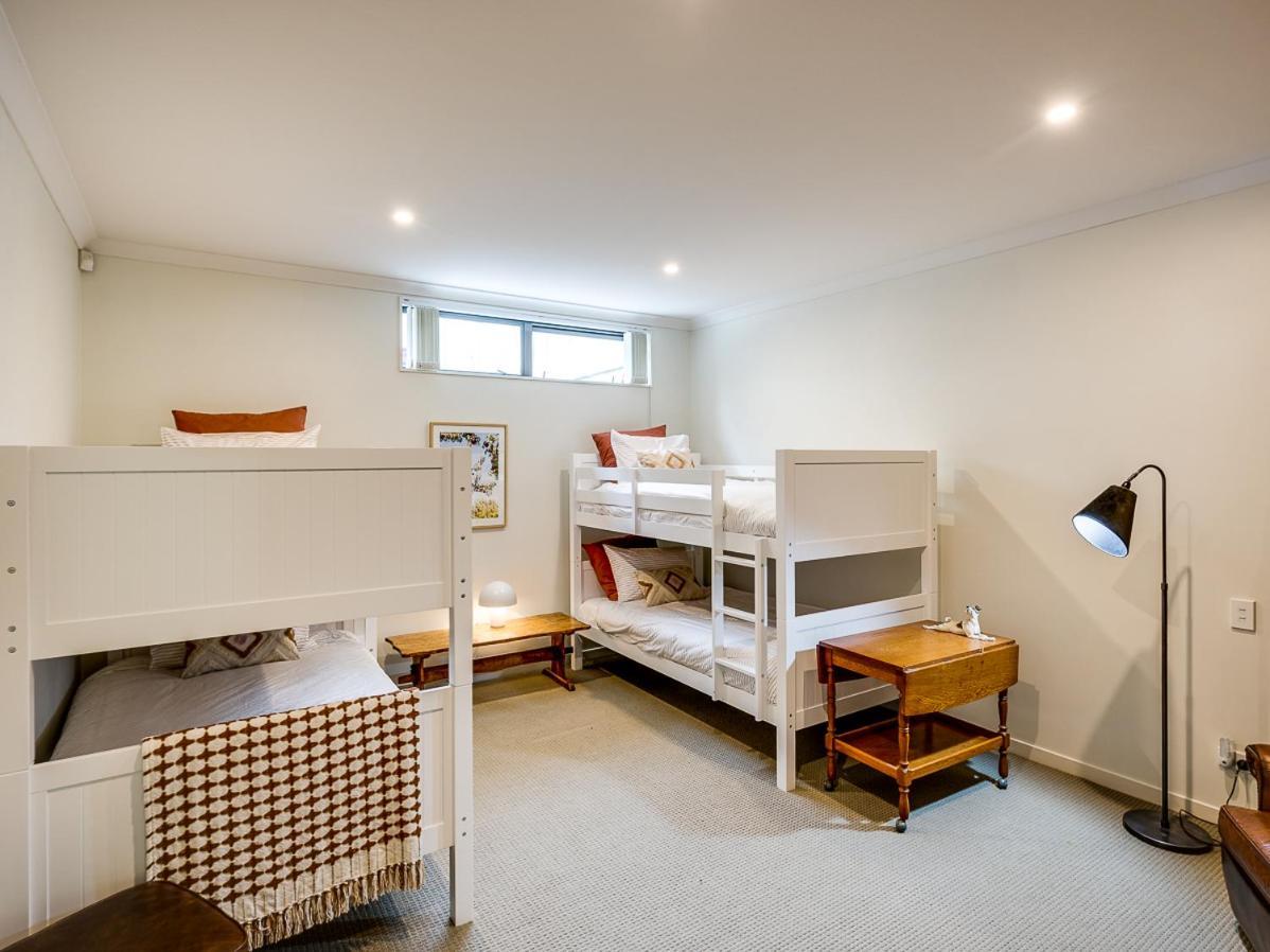 Busby Hill Villa - Havelock North Holiday Home Экстерьер фото